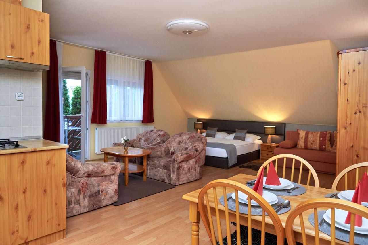 Apartman Brigitte Buekfuerdo Екстер'єр фото
